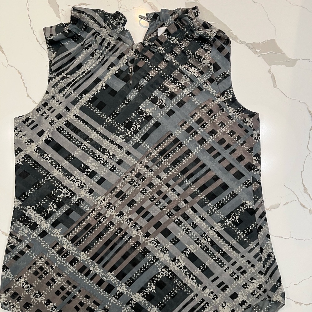 CAbi Graph #3451 sleeveless blouse, Size L
